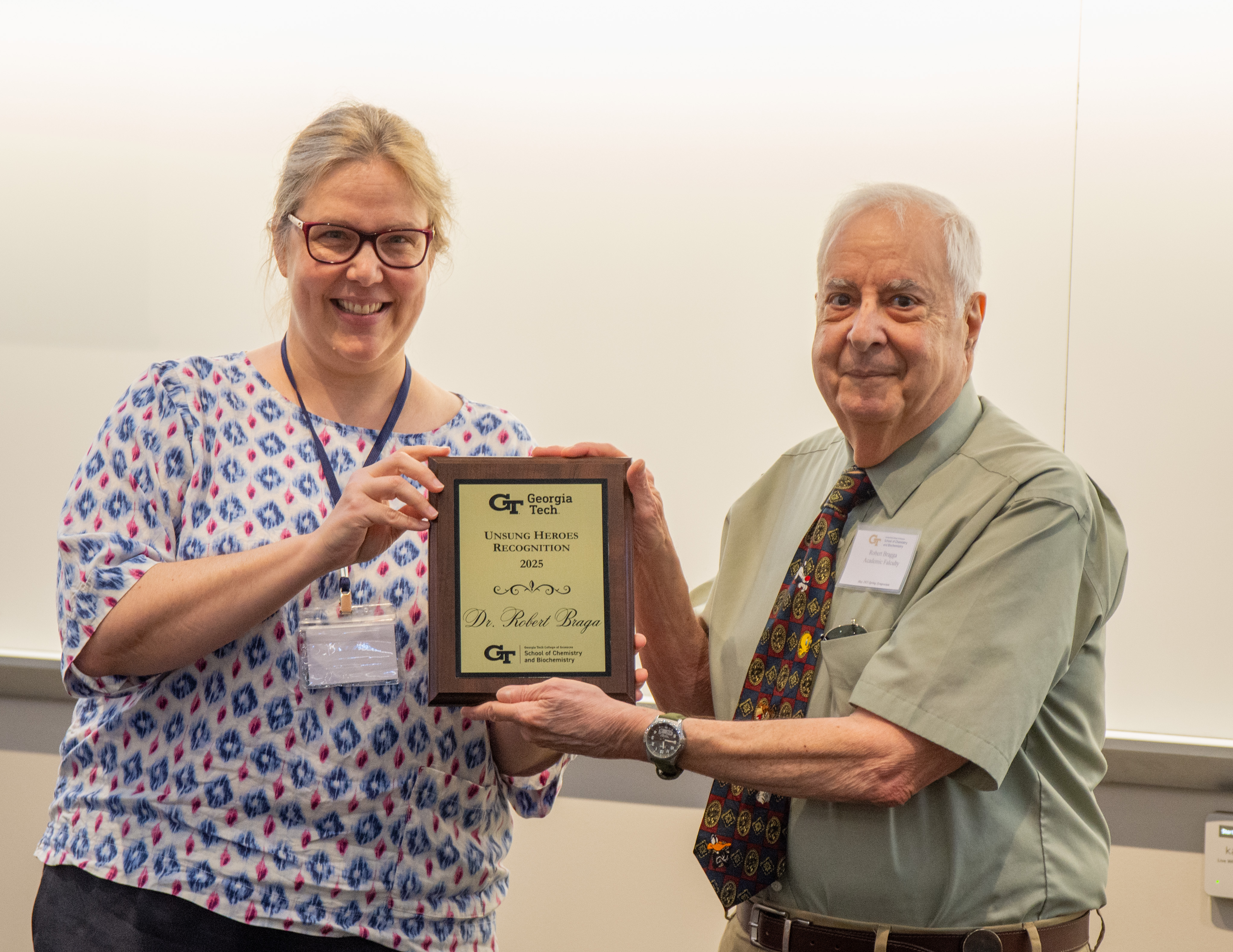 Dr. Bob Braga receives the Unsung Heroes Award.